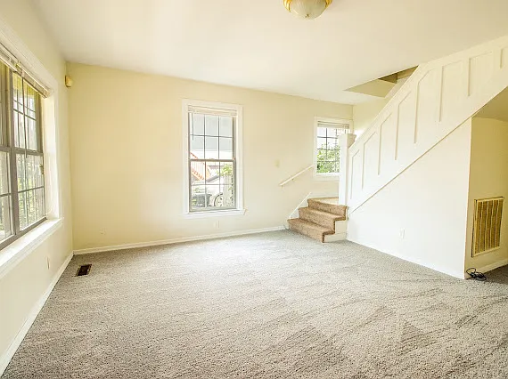 2711 Avenue E — Photo 3