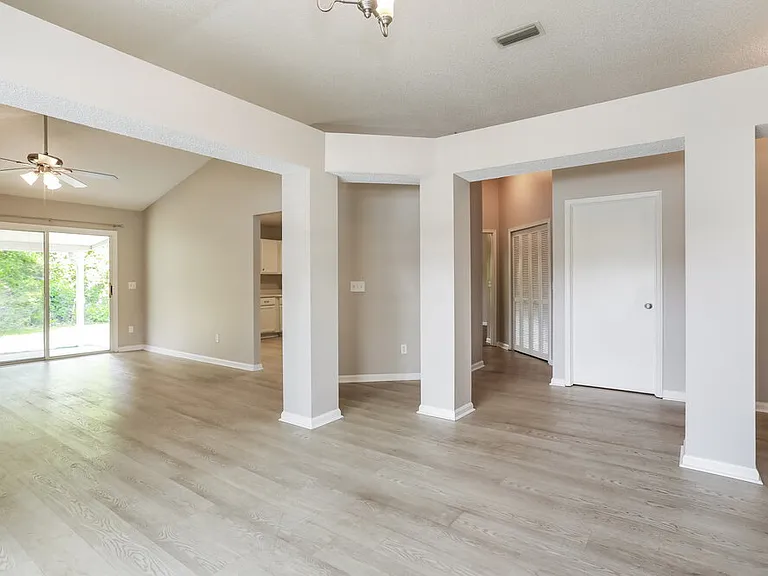 2066 Tanager Dr — Photo 6