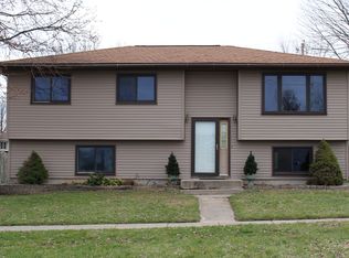 2005 Dows St, Ely, IA 52227