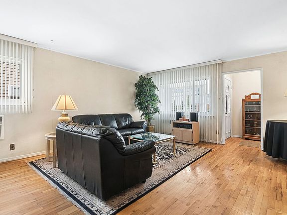 4th image of 6422 136th St