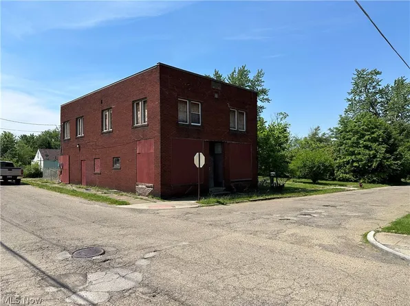 2234 7th St NE, Canton, OH 44704