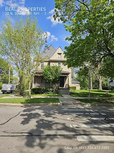 20 N Summit St Photo 1