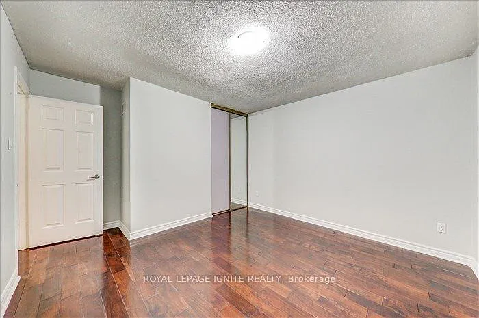 23 Longbow Sq — Photo 13