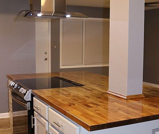 Kitchen/Island