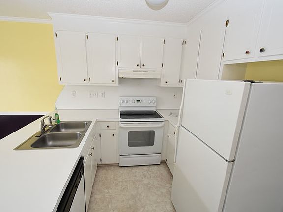 4th image of 3818 J9 Sterling Pointe Dr