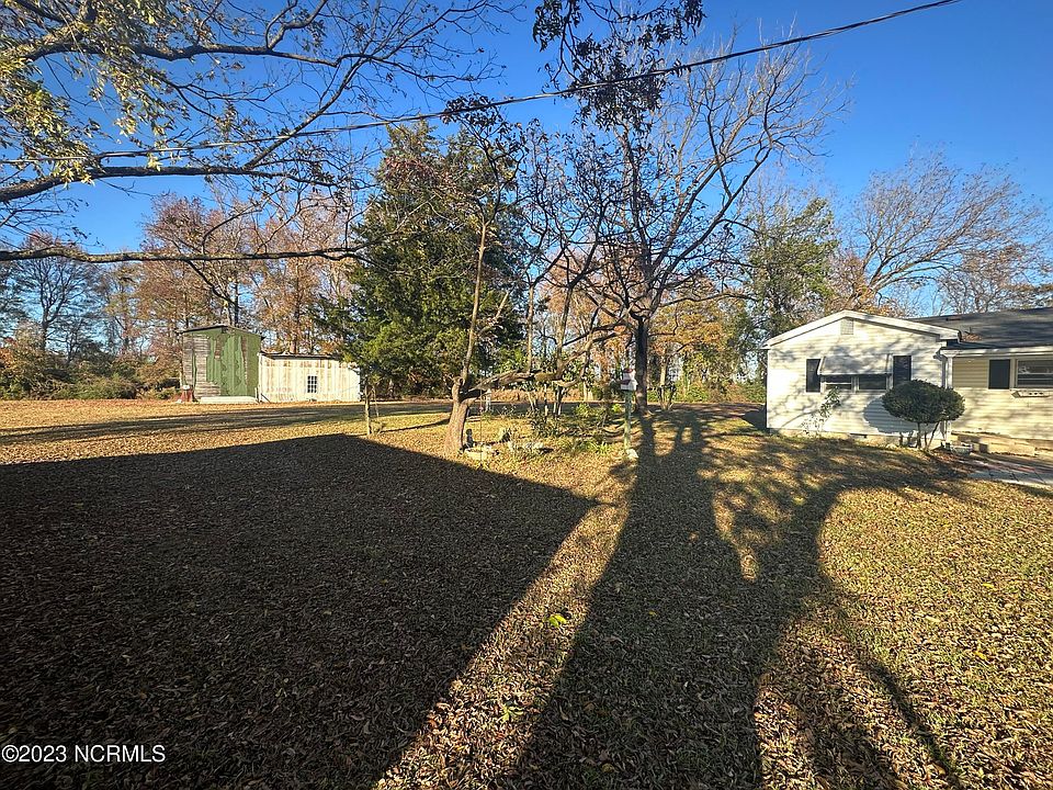 568 Nc-403, Mount Olive, NC 28365 | Zillow