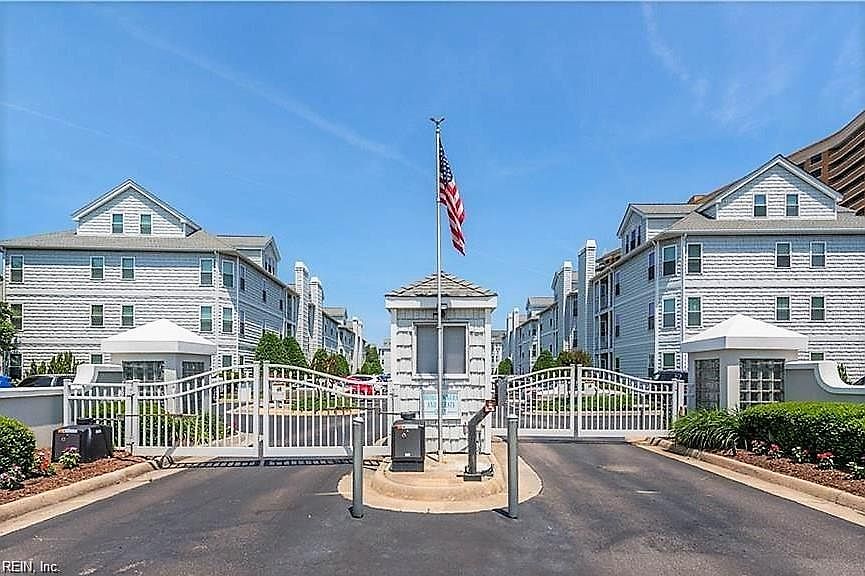 1st image of 2316 Beach Haven Dr APT 103