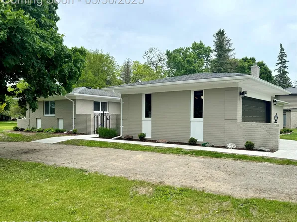 28806 Ramblewood Dr, Farmington Hills, MI 48334