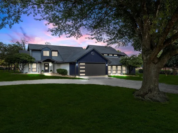 117 Modoc Trl, Lake Kiowa, TX 76240