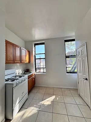 Rented by Friedman Mayer, LREB | media 11