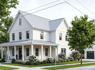 302 W 10th St, Traverse City, MI 49684