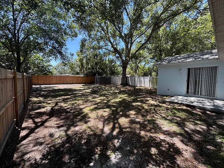 14744 Sunset St — Photo 10