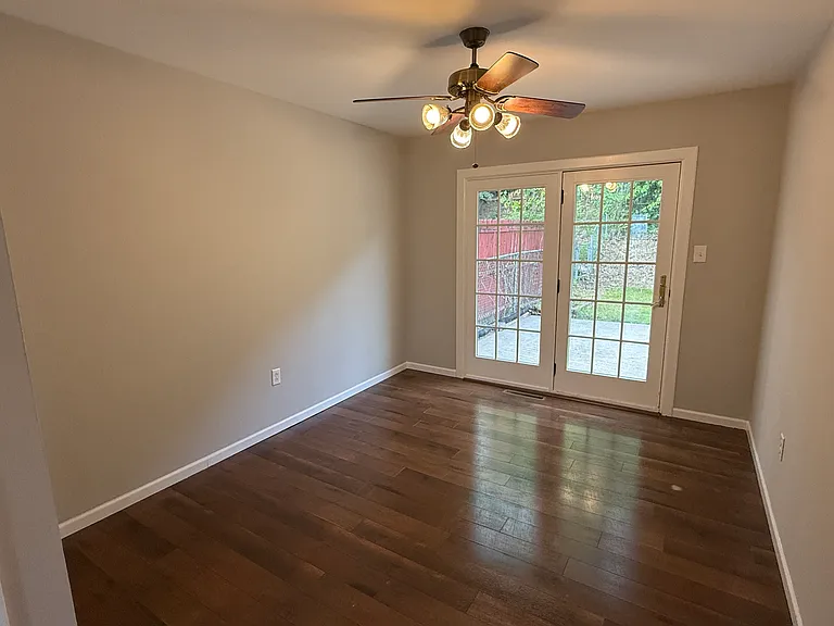 2603 Eisenhower Ct — Photo 5