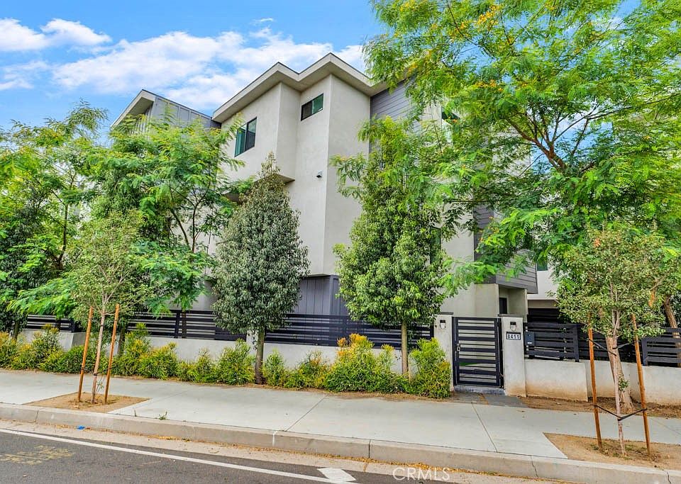 1st image of 8411 Woodley Pl