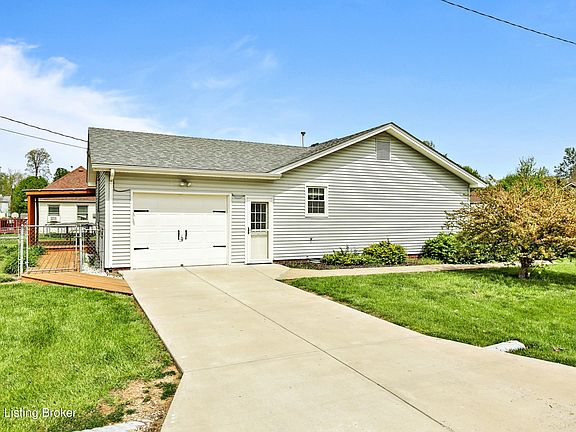 3rd image of 310 Vail Dr