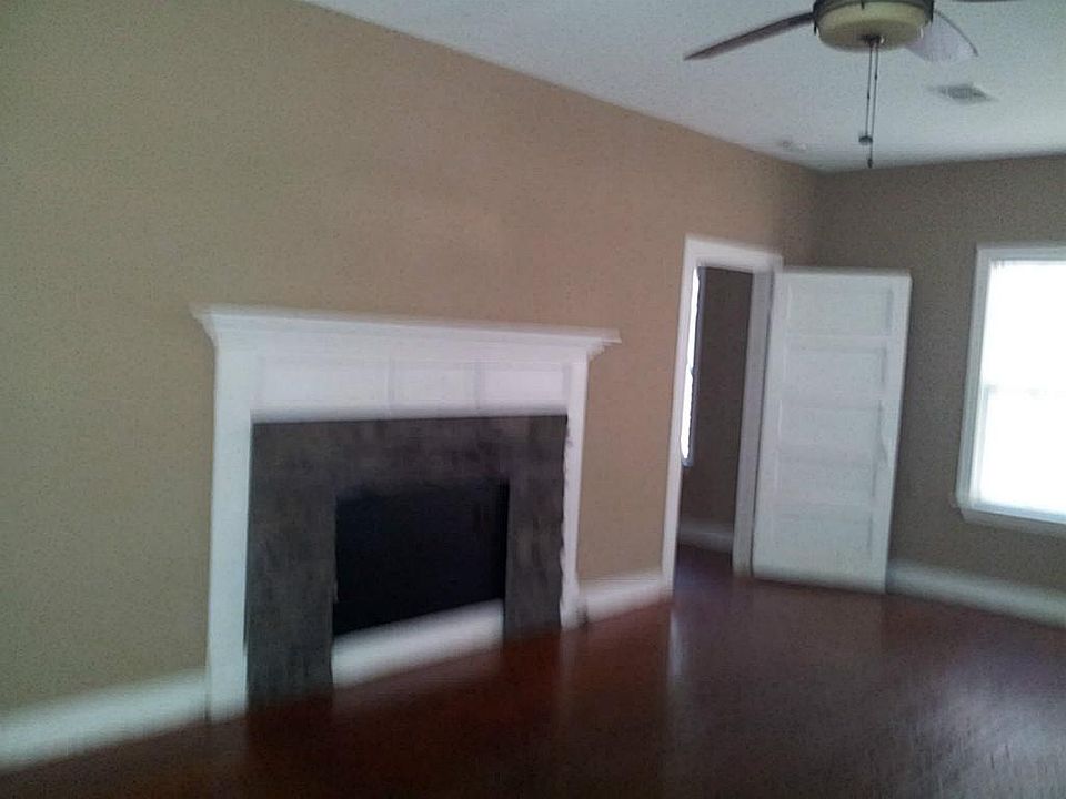 Living Room. a/c and heat recently installed