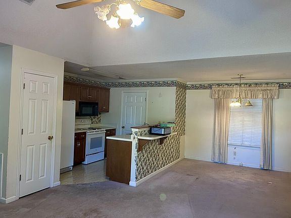 3rd image of 209 Countryhill Dr