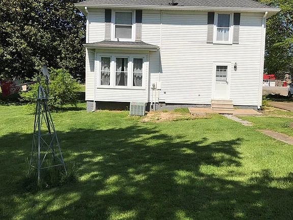 4th image of 208 Duke St