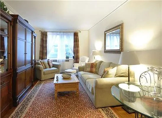 Sold by Warburg | media 8