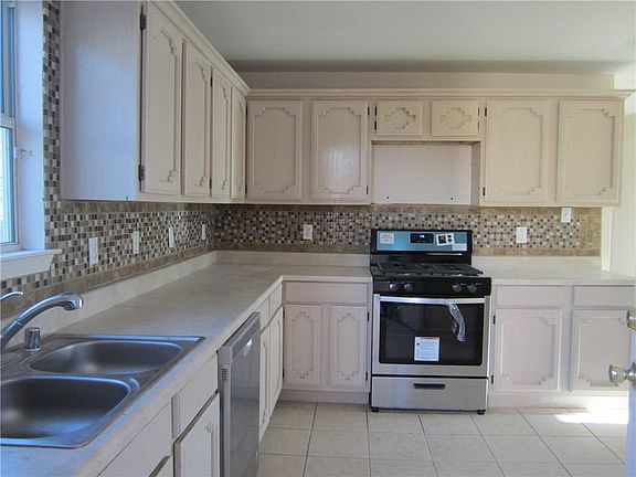 3rd image of 3612 Red Palm Pl