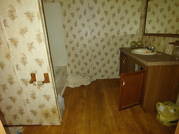 3rd image of 79 Garrett Dr