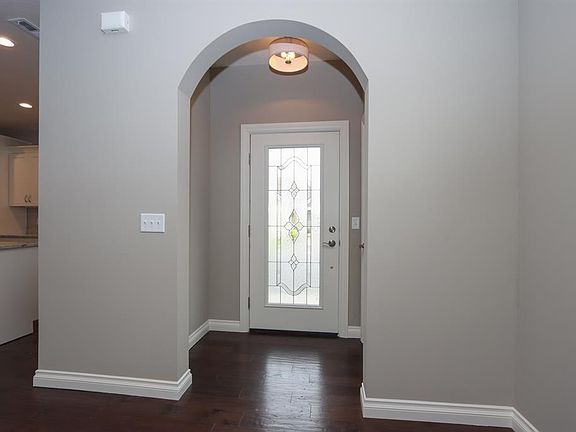 3rd image of 6703 Liberty Cir