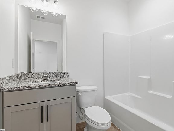 4th image of 216 Pollyanna Dr