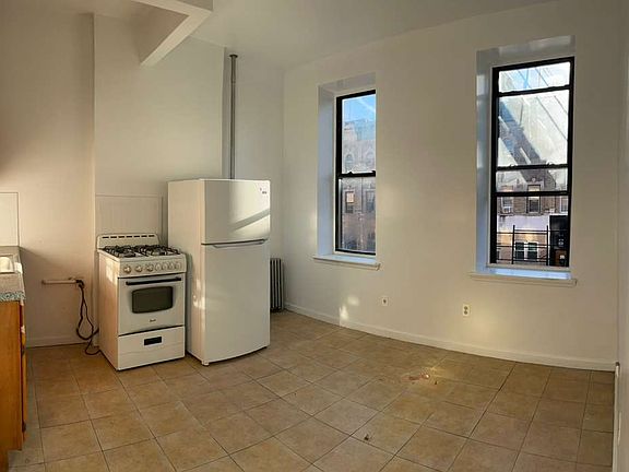 2nd image of 629 Wilson Ave #2D