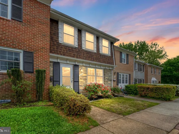 8390 Glastonbury Ct, Annandale, VA 22003