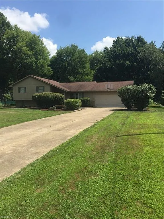 2222 Celestial Dr NE photo 1
