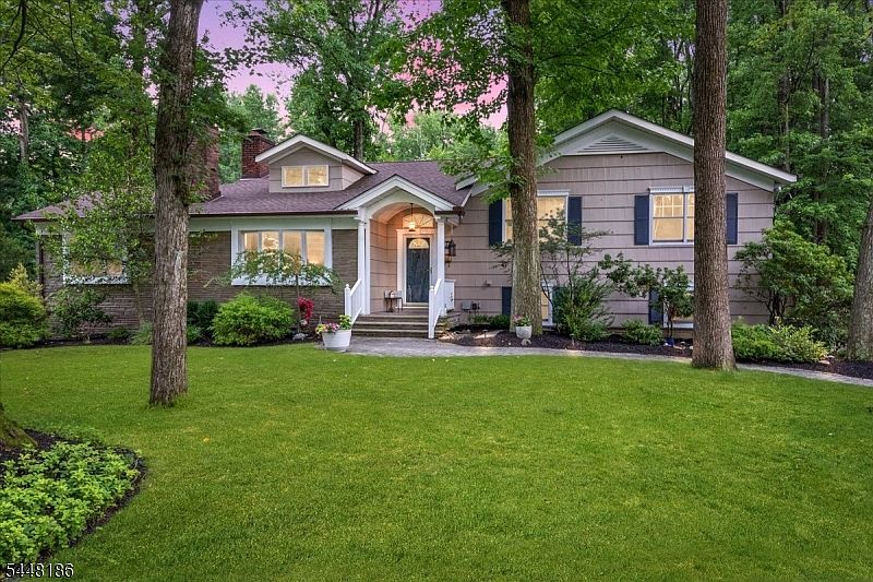 1st image of 1979 Dogwood Dr