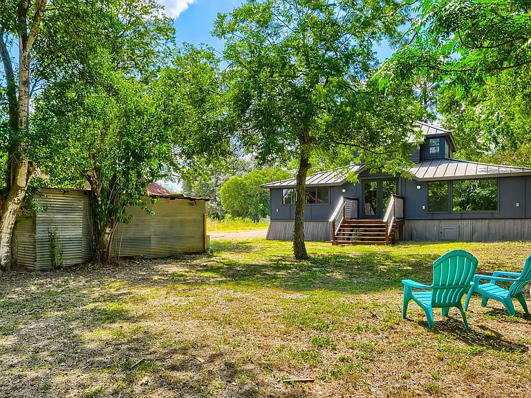 1321 W San Antonio St — Photo 26