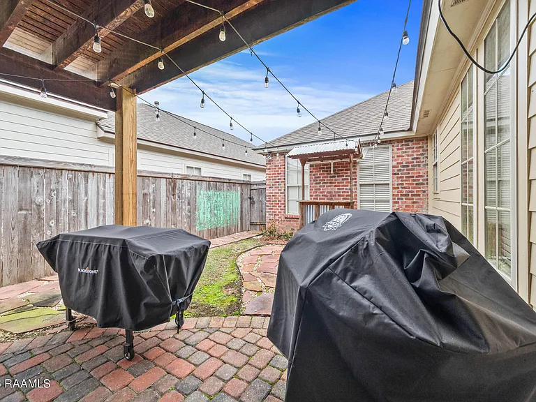 413 Harbor Rd — Photo 32
