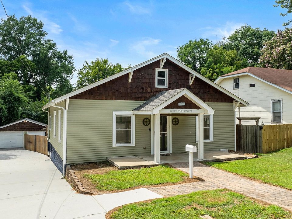 1st image of 2919 Dempster St