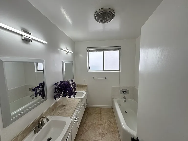11831 Mayfield Ave #3 — Photo 15