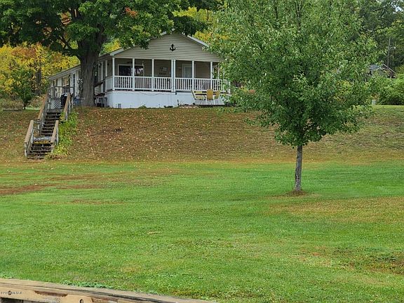2nd image of 54821 Highland Dr