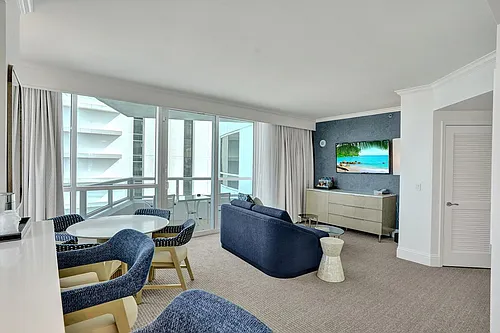 16 Collins Ave #ID1540531P Photo 1