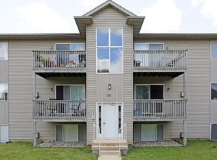 110 Jacolyn Dr SW APT 12, Cedar Rapids, IA 52404