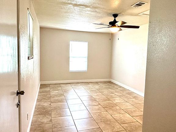 5th image of 4350 Pine Villa Cir
