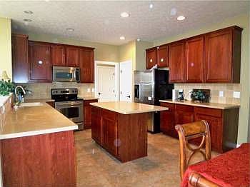 3rd image of 1687 Greentree Meadow Dr