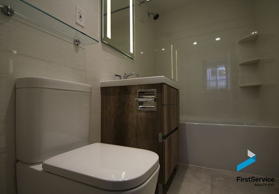 2nd image of 123 E 54th St APT 4c