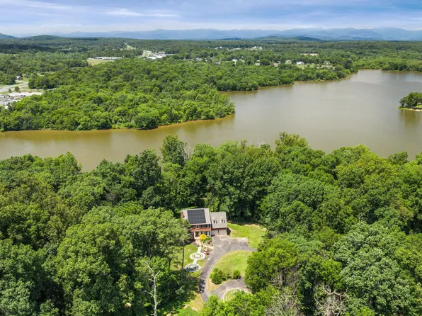 770 Zeuswyn Dr, Culpeper, VA 22701