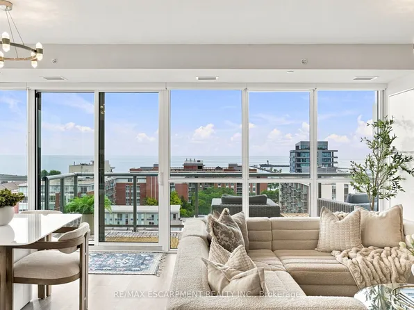 8 Ann St #902, Mississauga, ON L5G 0C1