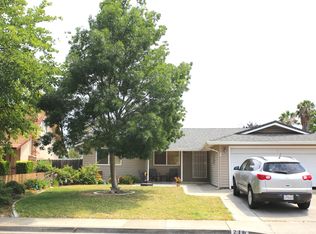 216 Livingston Ave, Vacaville, CA