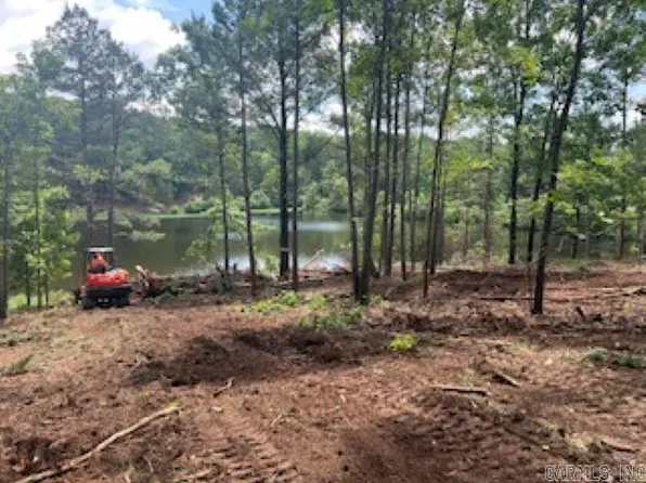 275 Plantation Dr E, Heber Springs, AR 72543
