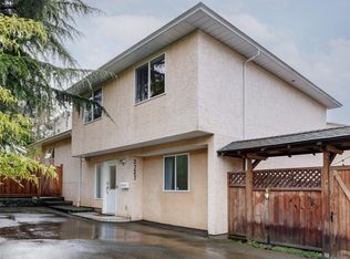 2727 Grosvenor Rd, Victoria, BC V8T 3M8