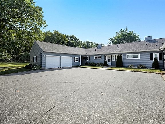 3rd image of 230 Greenwood Ter #230