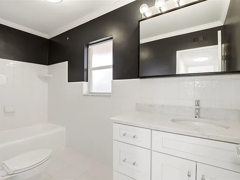 640 N Park Ave #5 — Photo 12