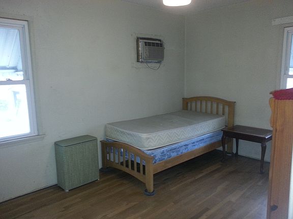 5th image of 13628 Putnam St