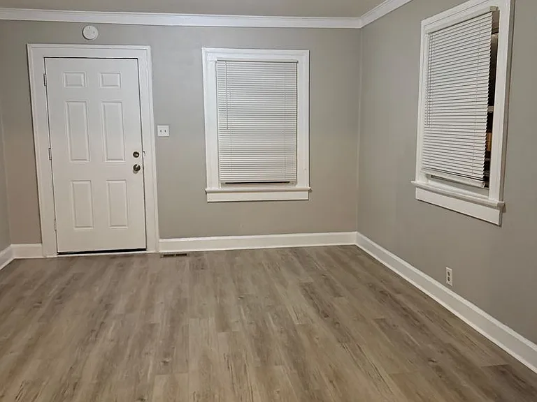 861 N Drexel Ave — Photo 16